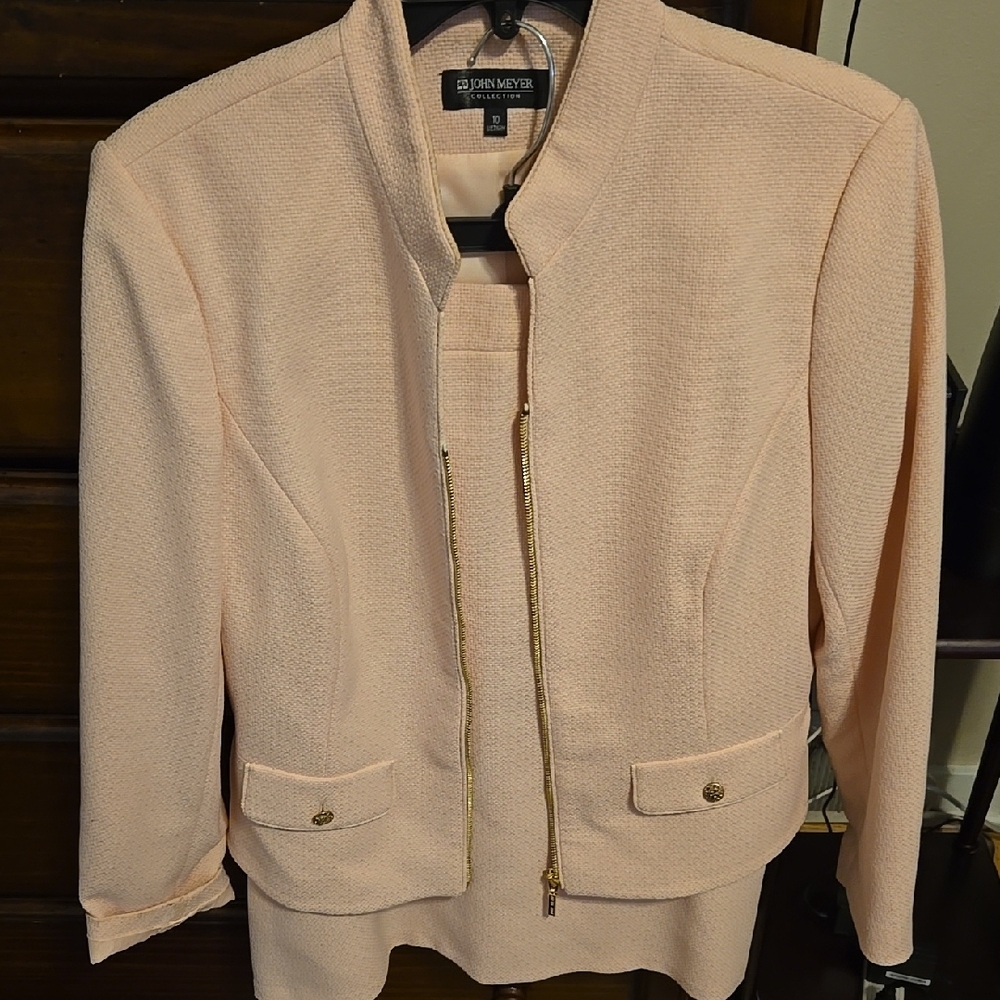 Women's Salmom Colored Suit
